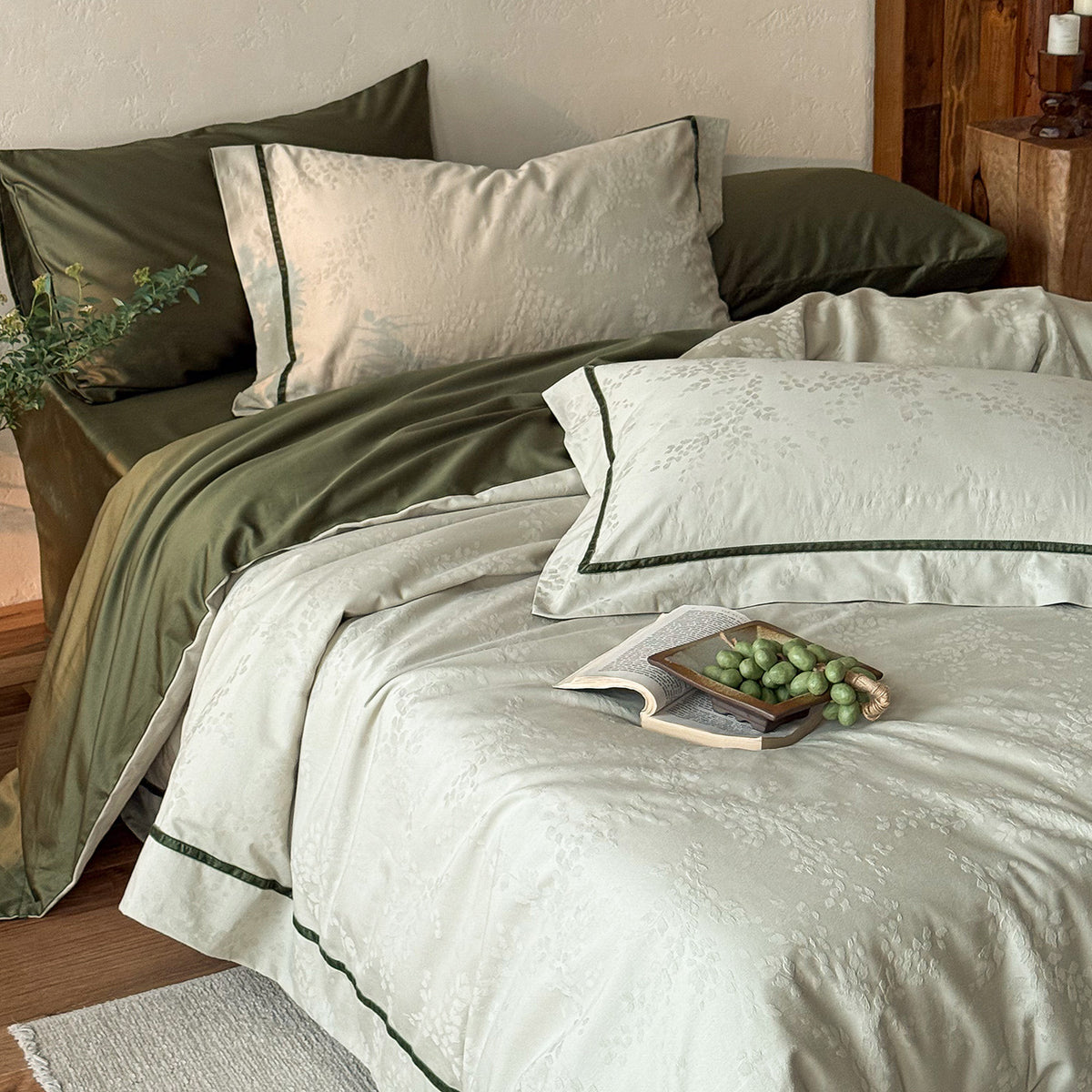 Beige Tonal Duvet Cover Set – Moss Green Trim Bedding with Pillowcases, Natural Elegance