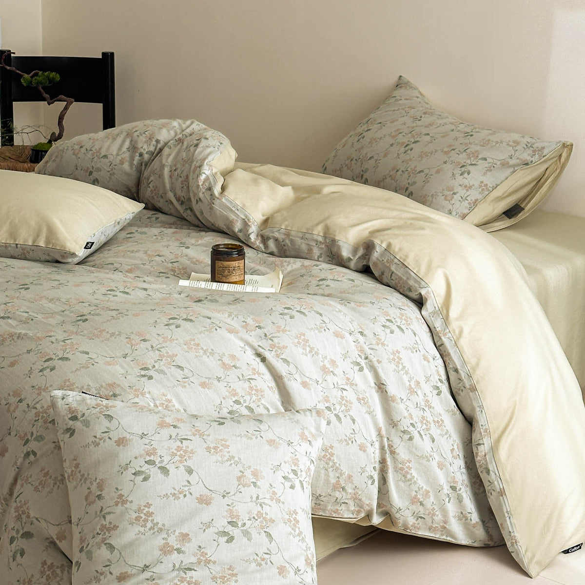 Green Floral Duvet Cover Set – Beige Cottage Bedding with Pillowcases & Bed Skirt