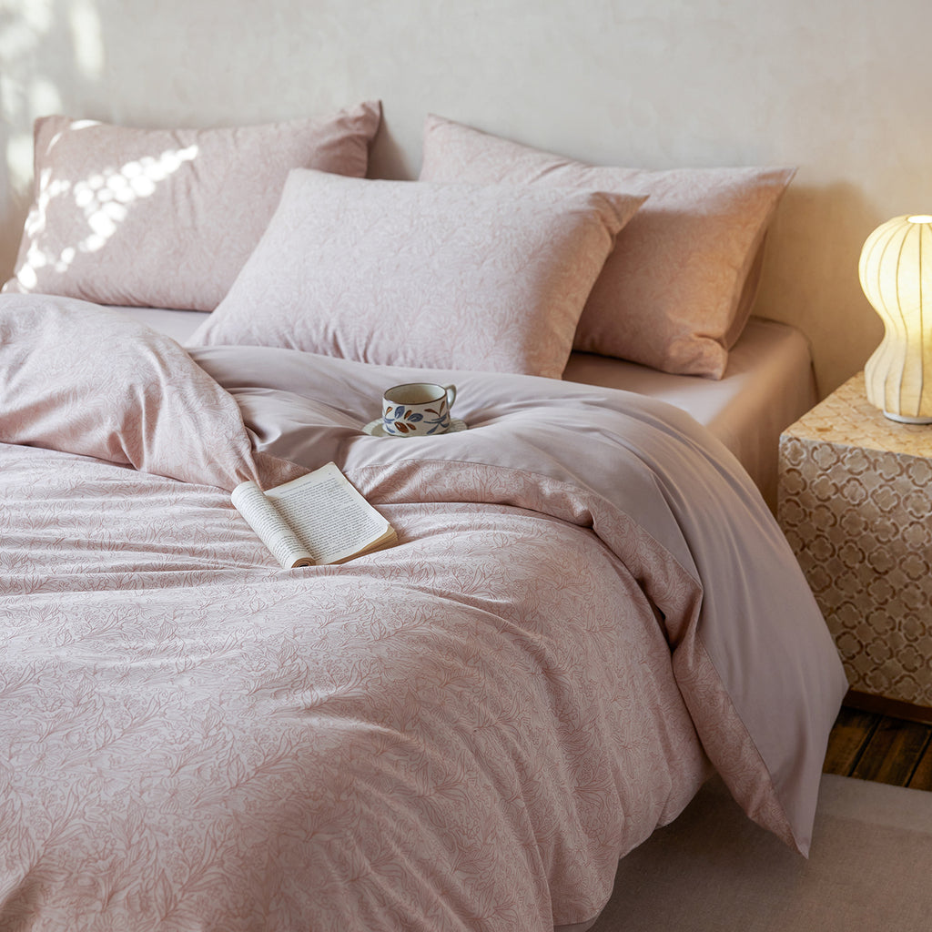 Soft Pink Tonal Duvet Cover Set – Elegant Feminine Bedding with Pillowcases
